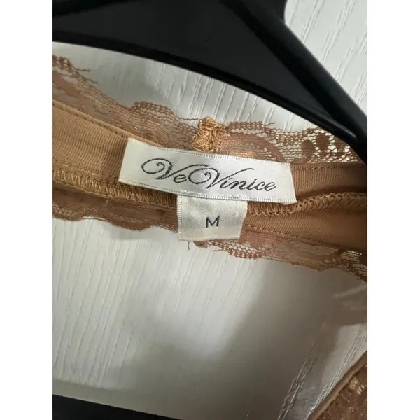 VeVinice Beige Floral Pattern Lace Halter V-Neck Bralette Crop Top - Image 3