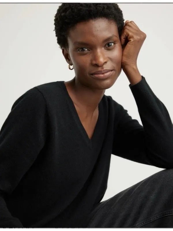 Quince Mongolian Cashmere V-Neck Sweater Black Size M - Image 5