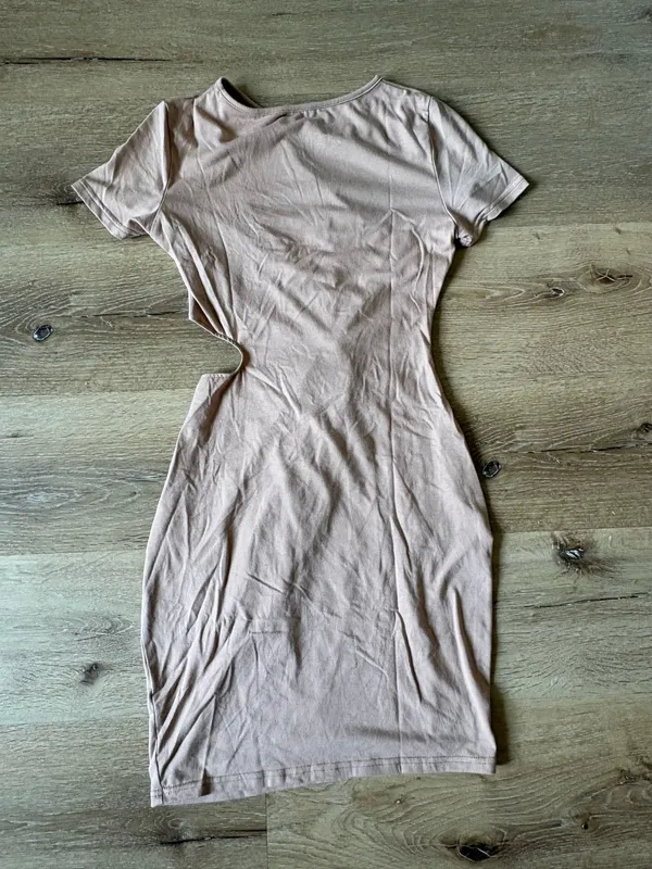 Tan Short Sleeve Knot Front Dress with Side Slit - Image 4