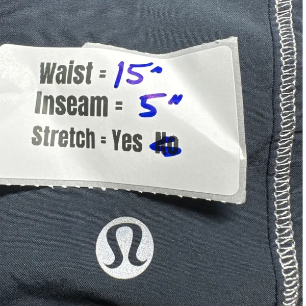 Lululemon Running Shorts Athletic Stretch Waist Pockets Size‎ 6 - Image 2