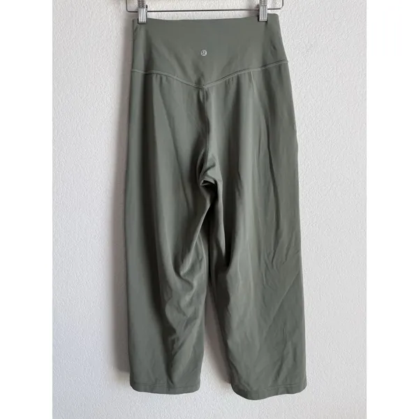 Lululemon Align‎ Wide Leg Crop Grey Sage Women's Size 6 High Rise Nulu Athletic - Image 8