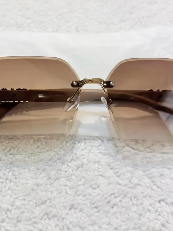 Luxury Oversized Square Sunglasses for Women – Gradient Brown Shades, Elegant. - Image 7