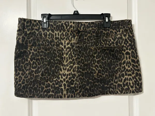 Cheetah/Leopard print denim skirt - Image 2