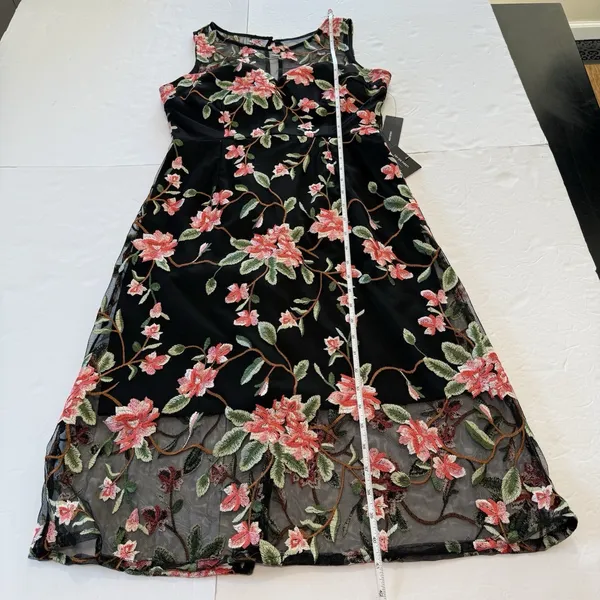 NWT Lulus Headliner Floral Embroidered Sleeveless Midi Dress‎ Size MEDIUM - Image 10