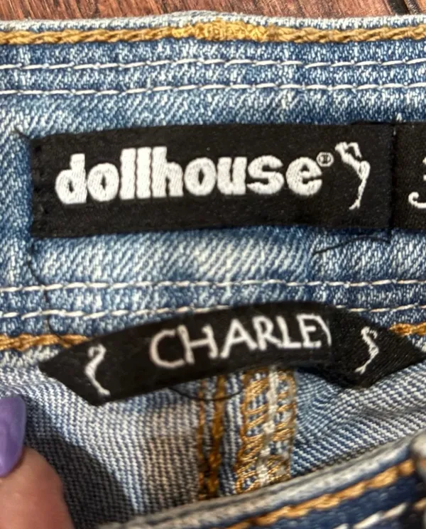 Dollhouse Charley Distressed Cropped Skinny Jeans - Image 10