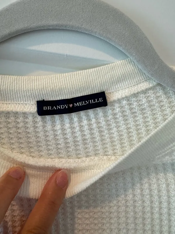 Brandy Melville White Cropped Top - Image 4