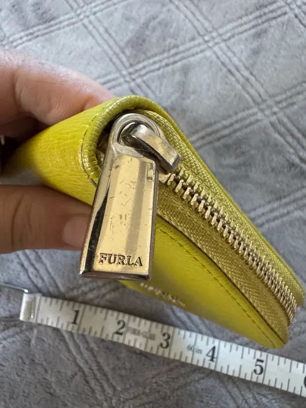 Furla fold Yellow round zip wallet - Image 4