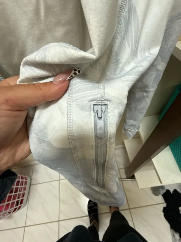Lululemon Define Jacket White Grey Floral Print Size 10 - Image 4