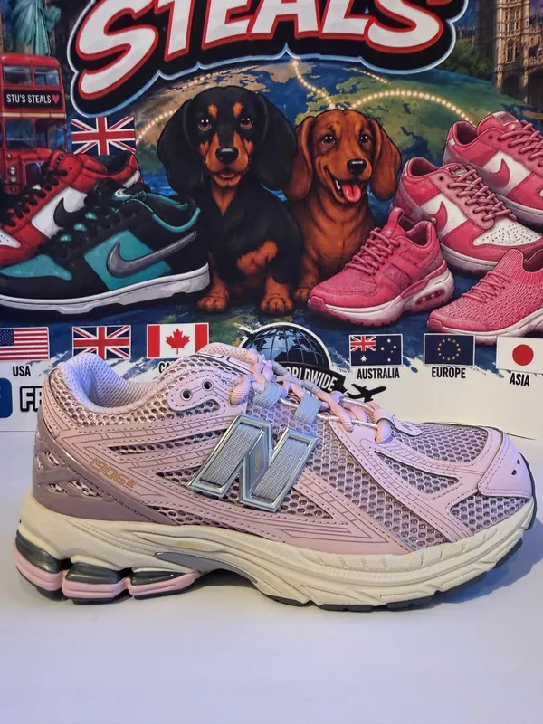 New Balance 1906 size 6W/4.5Y - Image 4