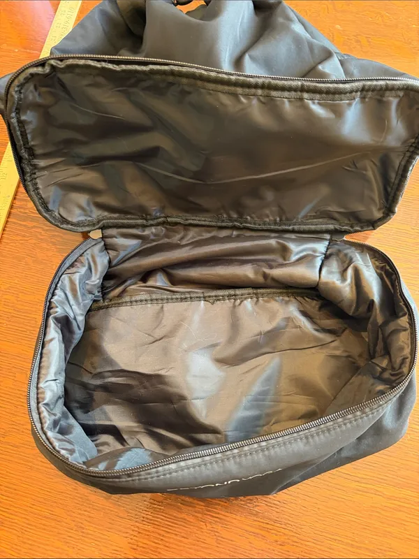 BEYOND YOGA Women's Black Convertible Gym Bag - Image 10