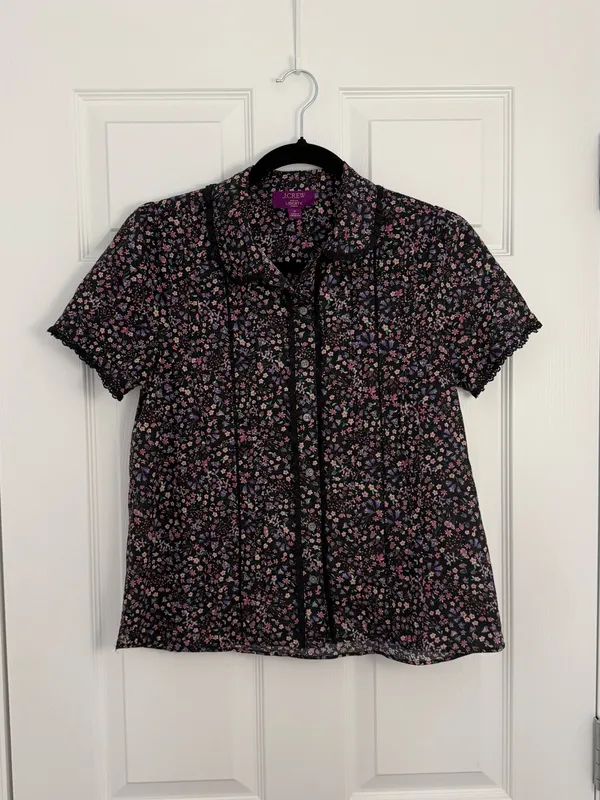 Jcrew Lace-Trim Button-Up Shirt in Liberty Strawberry Floral Fabric Size 2 - Image 3
