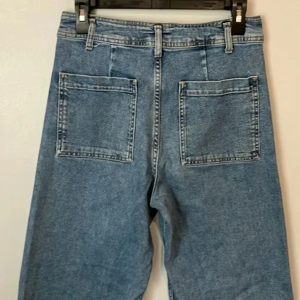 Zara High Rise Medium Wash Non Ripped Frayed Hem super wide leg Sz 8 #771 - Image 8