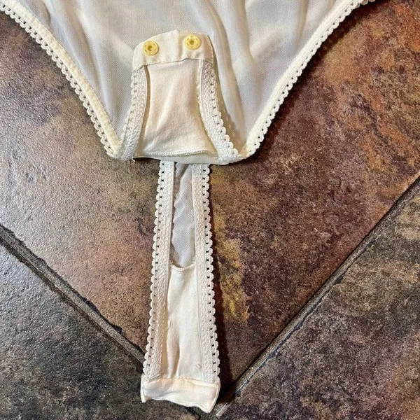 Free People Intimately Ruched Short Sleeve Cream Bodysuit Small - Image 5