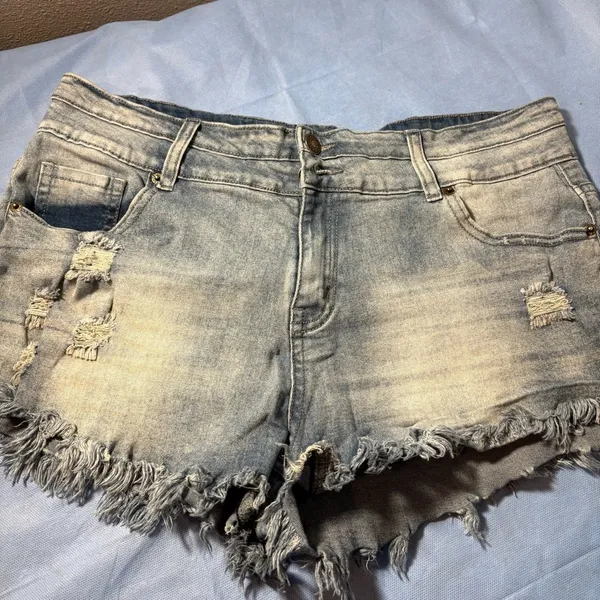 Source Unknown Light Blue Frayed Jean Shorts - Image 3