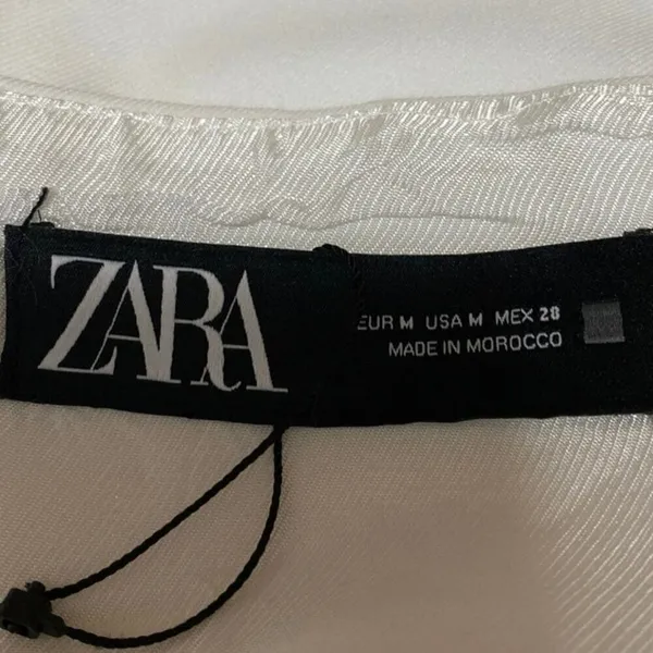 Zara Women's White Sleeveless Halter Open Back Button Down Vest Crop Top Size M - Image 3