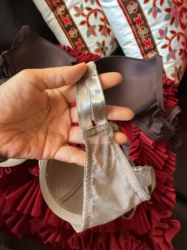 Calvin Klein Two-Pack Bras in Brown Leopard and Beige Lace pre loved 34 C - Image 5