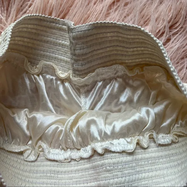 4/$10 ❣️ Boho Cream Lace Shorts - Image 4