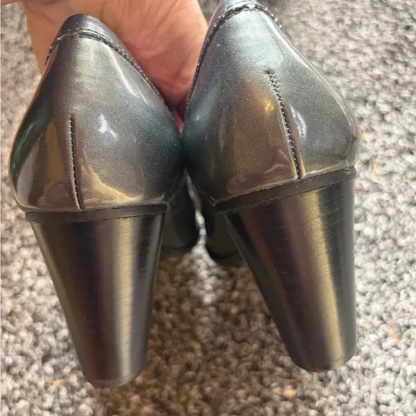 Bandolino Metallic Silver Flats - Image 5