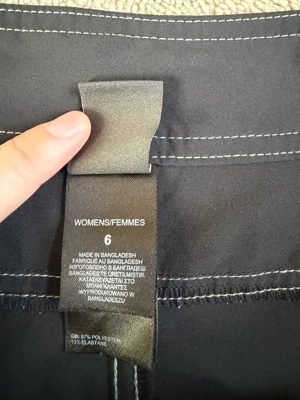The North Face Women’s Black Board Shorts – Size 6 - Image 6
