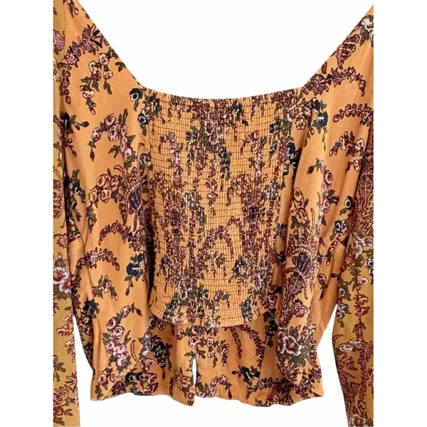 Urban Outfitters Floral Boho Peasant Cropped Top Size M Bell Sleeve Ren Faire - Image 4