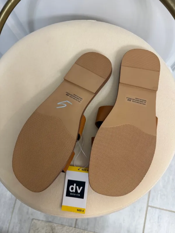 DV by Dolce Vita Hollie Tan Cutout Slide Sandals Size 8 NWT - Image 4