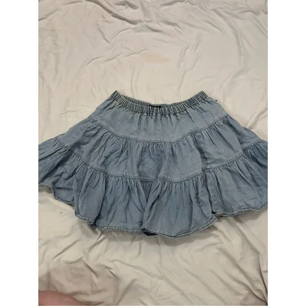 Vintage Blue Vintage Village Blues Light Wash Tiered Denim Skirt | Best Fits Medium/Large - Image 2