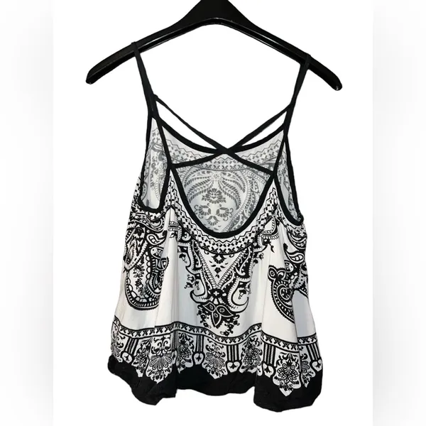 Forever 21 Abstract Tank Top Womens Medium - Image 2