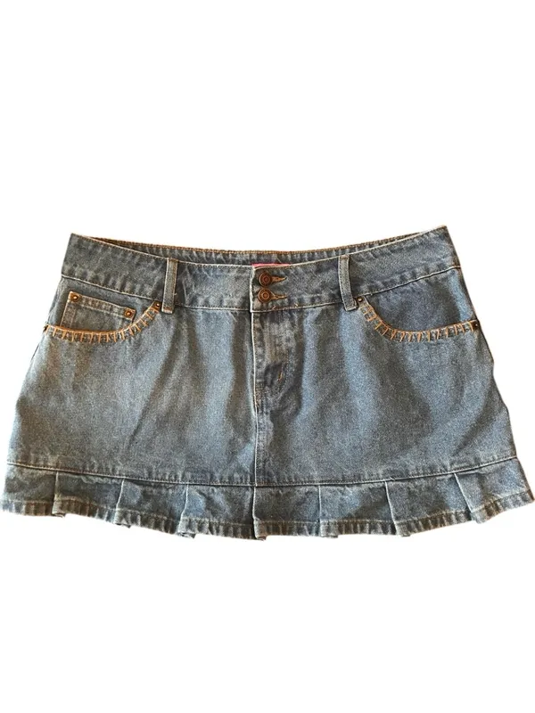 Edikted Pleated Hem low rise Washed Denim Mini Skirt Y2K, festival Western XL - Image 3