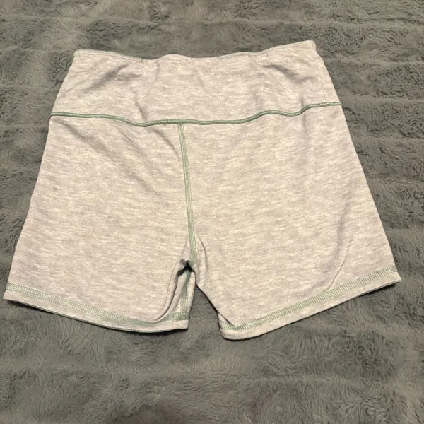 Reversible Sage Green Athletic Shorts Women’s Small Stretch Workout - Image 4