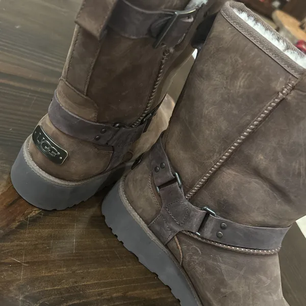 UGG NEW Sz 7 Maddox Leather Moto Boots Treadlite Water Resistant wool Lined - Image 16