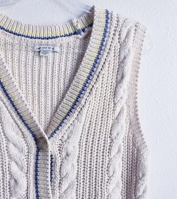 American Eagle Cable Knit Sweater Vest - Image 4