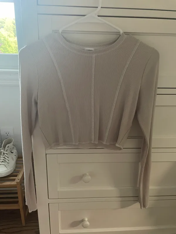 Long Sleeve Crop Top - Image 2