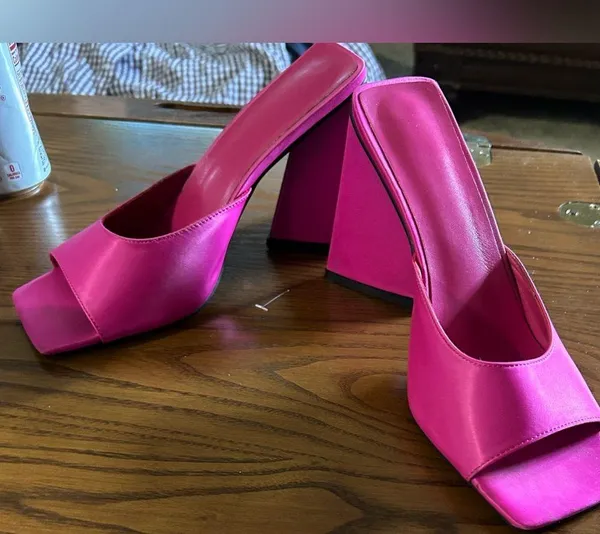 Slides beautiful chunky pink satin slides are hot! Size 40 9 1/2 USA Triangle - Image 2