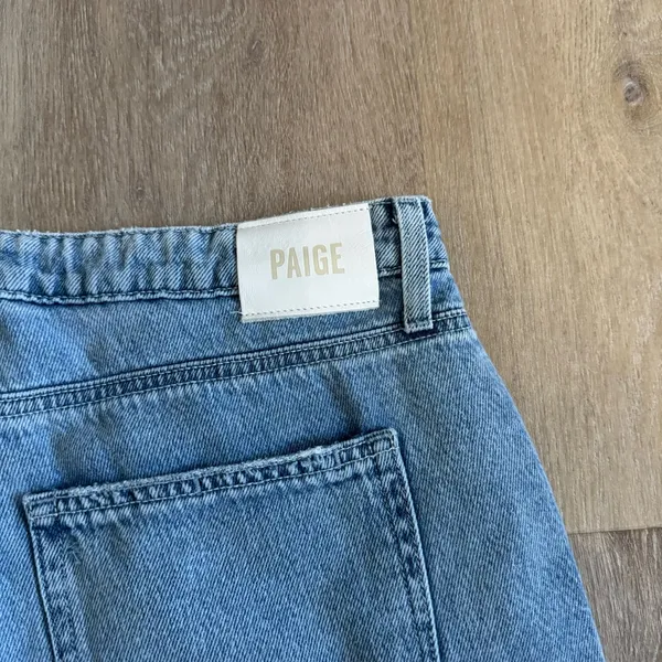 Paige Relaxed Noella Light Wash Denim Jeans - Image 7