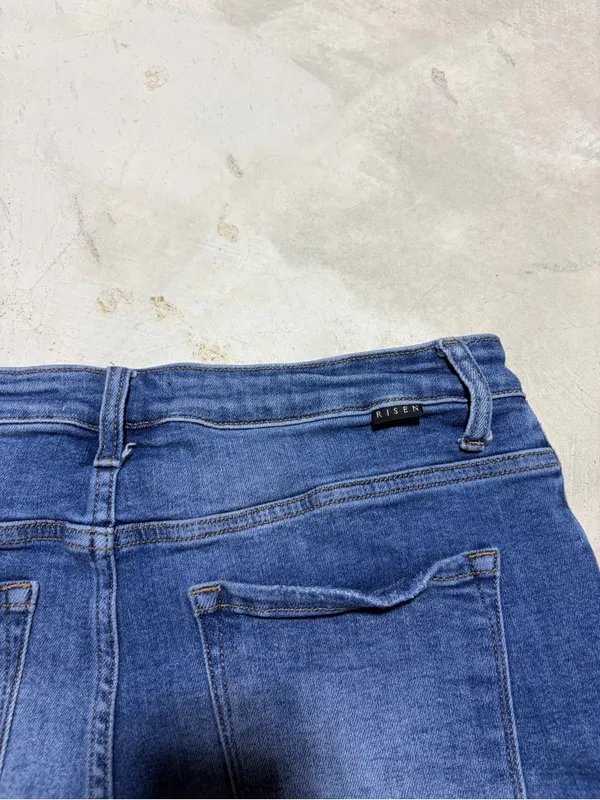 Risen jeans Women's Distressed Denim Shorts asymmetrical xl - Image 3