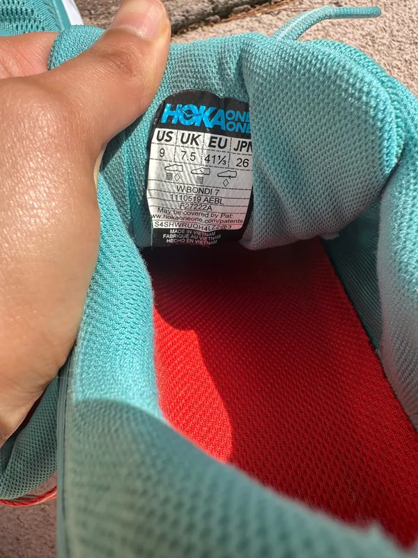 Hoka Bondi 7 turquoise and white Women’s 9 - Image 10