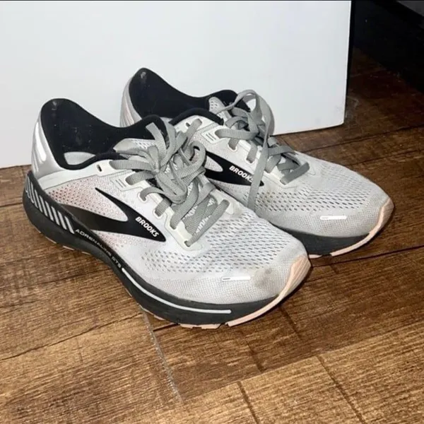 Brooks Adrenaline GTS 22 Grey Black Coral Running Shoes 8.5 B - Image 2