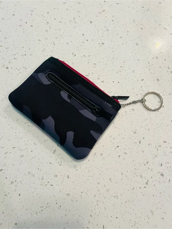 HAUTE SHORE Black Camo Coin Pouch with Pink Stripe Keyring - Image 2