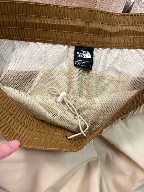 NWT The North Face TNF X Short in Gravel/Gardenia White Women’s Size XL Shorts - Image 8