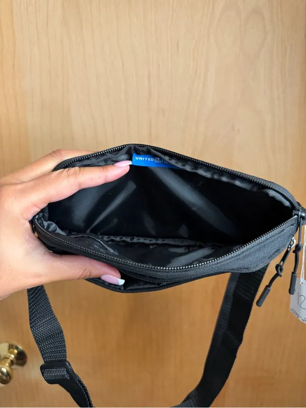 Therabody Black Adjustable Crossbody Sling Bag. - Image 4
