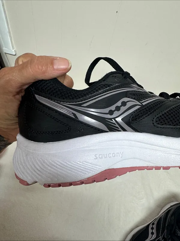 Saucony Cohesion Women's Black and White Mesh Running Shoes - Image 5