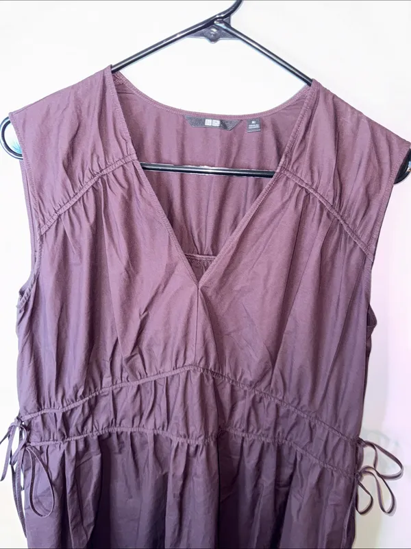Uniqlo Sleeveless V-Neck Maxi Dress in Plum Brown - Image 6