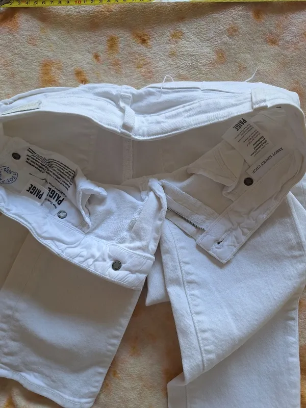 PAIGE Abbot Kinney Crop Jeans White Size 26 (Fits Size 2-4 / S) Est. Size - Image 4