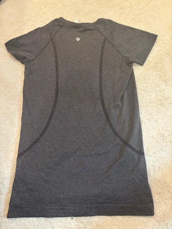 Lululemon shirt - Image 2
