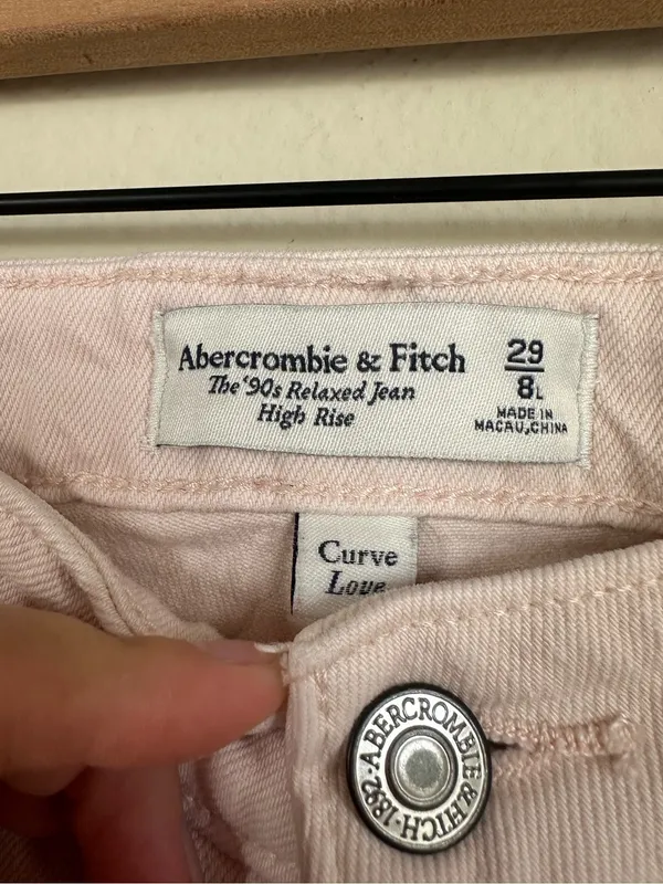 Abercrombie & Fitch The 90s Relaxed Jean High Rise in light pink - Image 2