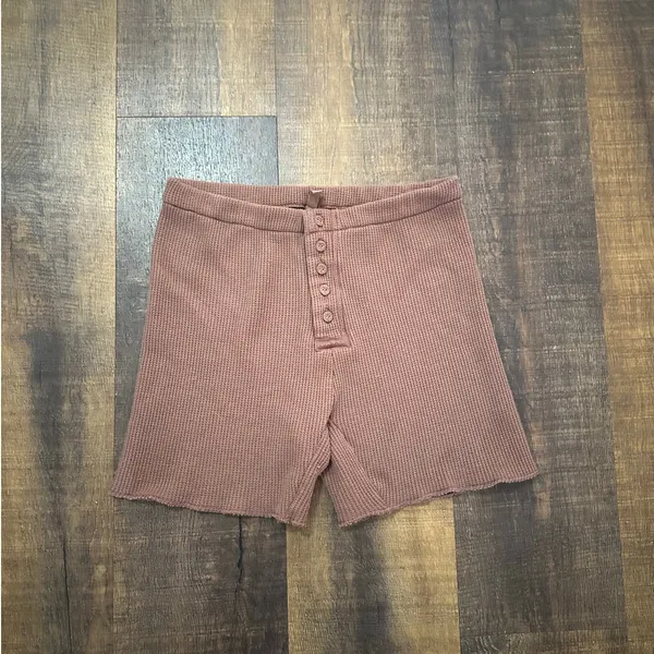 SKIMS Waffle Knit Henley Top & Shorts Lounge Set Size Large - Image 6