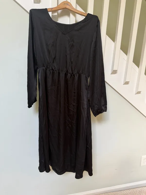 Elegant Black V-Neck Long Sleeve satin Midi Dress - Image 5