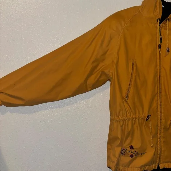 The-north-face Women's Yellow and Orange Jacket - Image 2