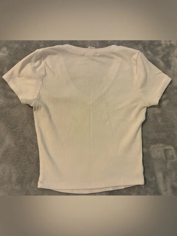 Women’s Bozzolo Brand Cozy Ribbed Cropped V-Neck Tee - White Size Medium - Image 3