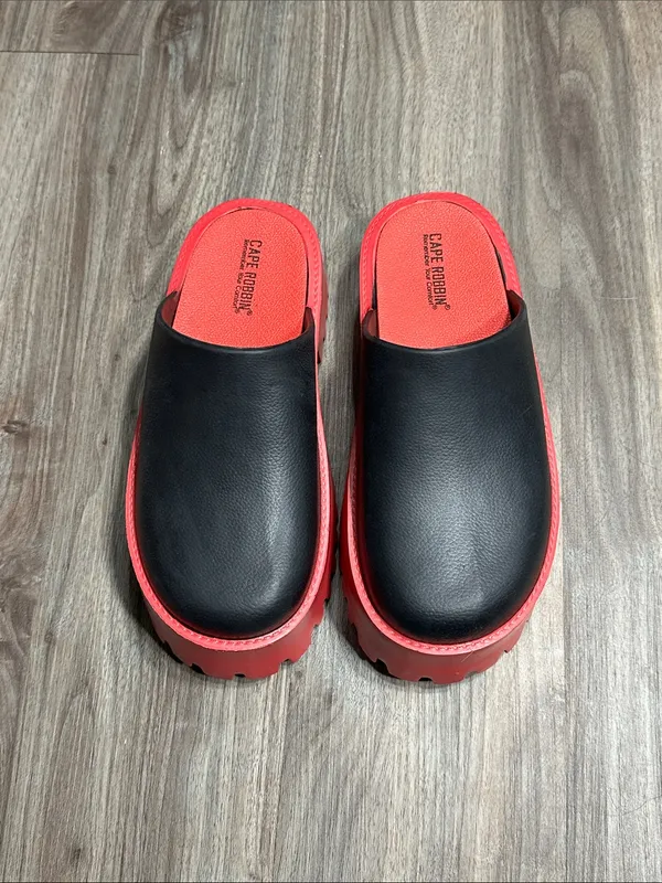 Cape Robbin Black Upper with Hot Pink Platform Clogs - Image 2